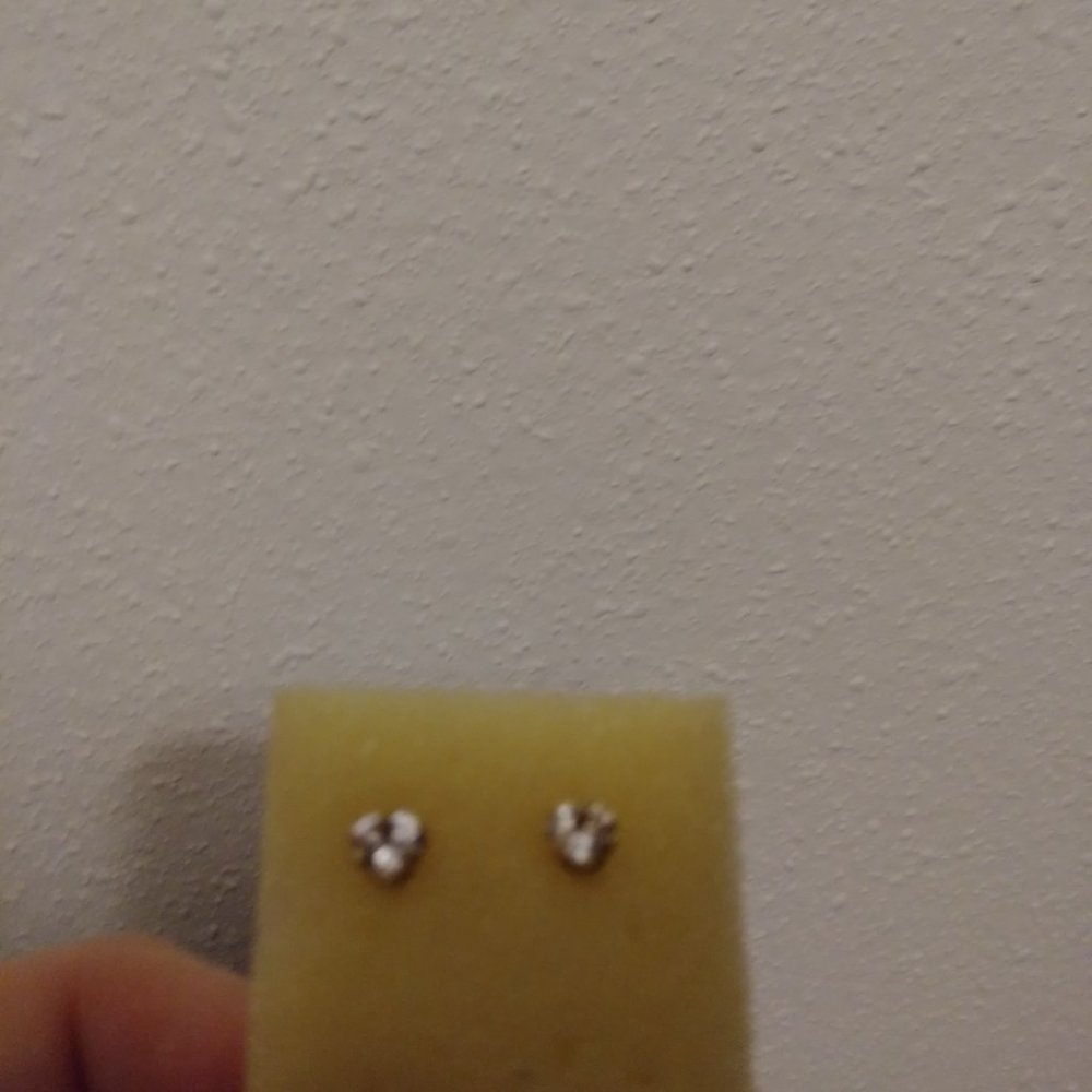 10k yellow gold Heart studs-CZ Valentine's Special !